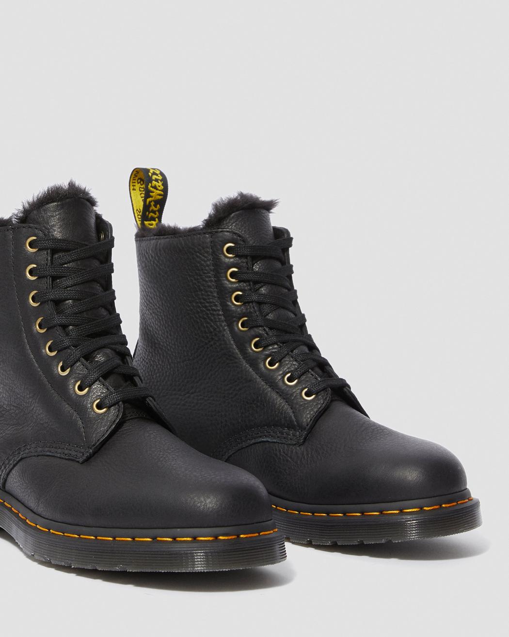 dm 8 eye lace boots ambassador black