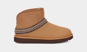 UGG  Women's Classic Mini Crescent Boot 1158262